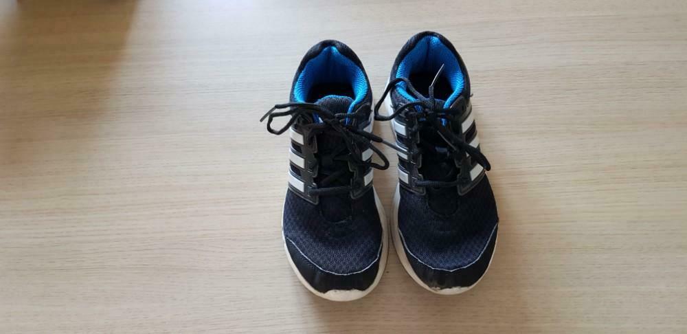 zwarte loopschoenen Adidas - maat 39, Ophalen, Zo goed als nieuw