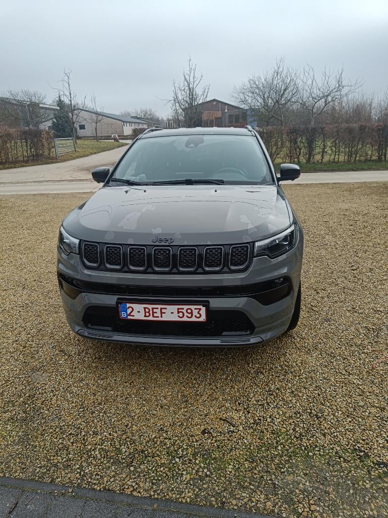 jeep compass, Automaat, Zwart, 4 cilinders, 5 zetels
