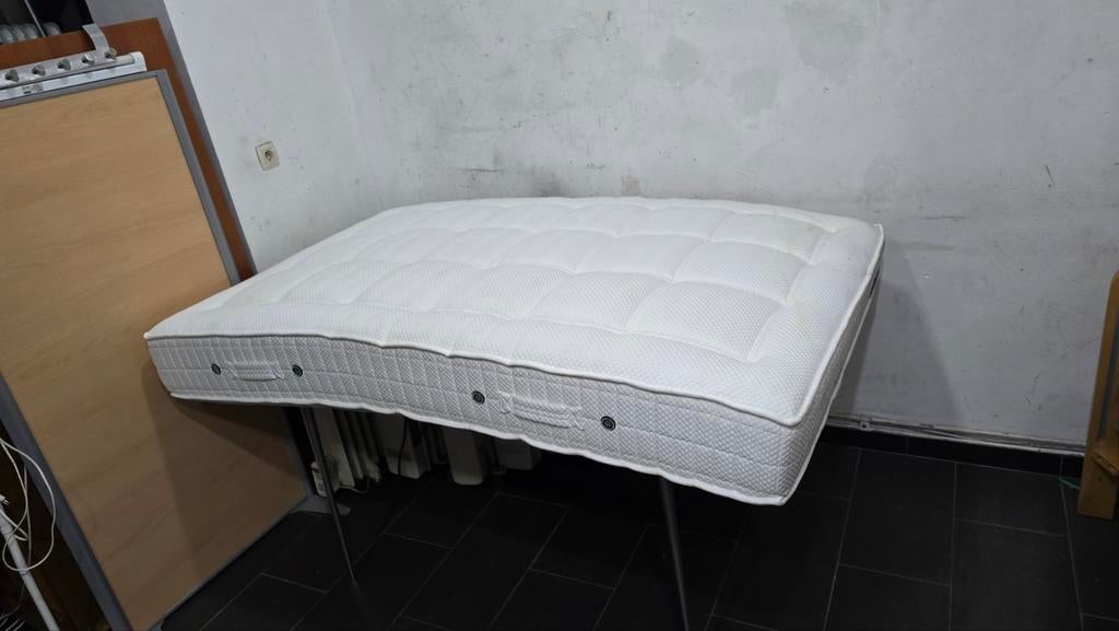 Middelgrote latexmatras van Versailles met veel comfort, Huis en Inrichting, Matras