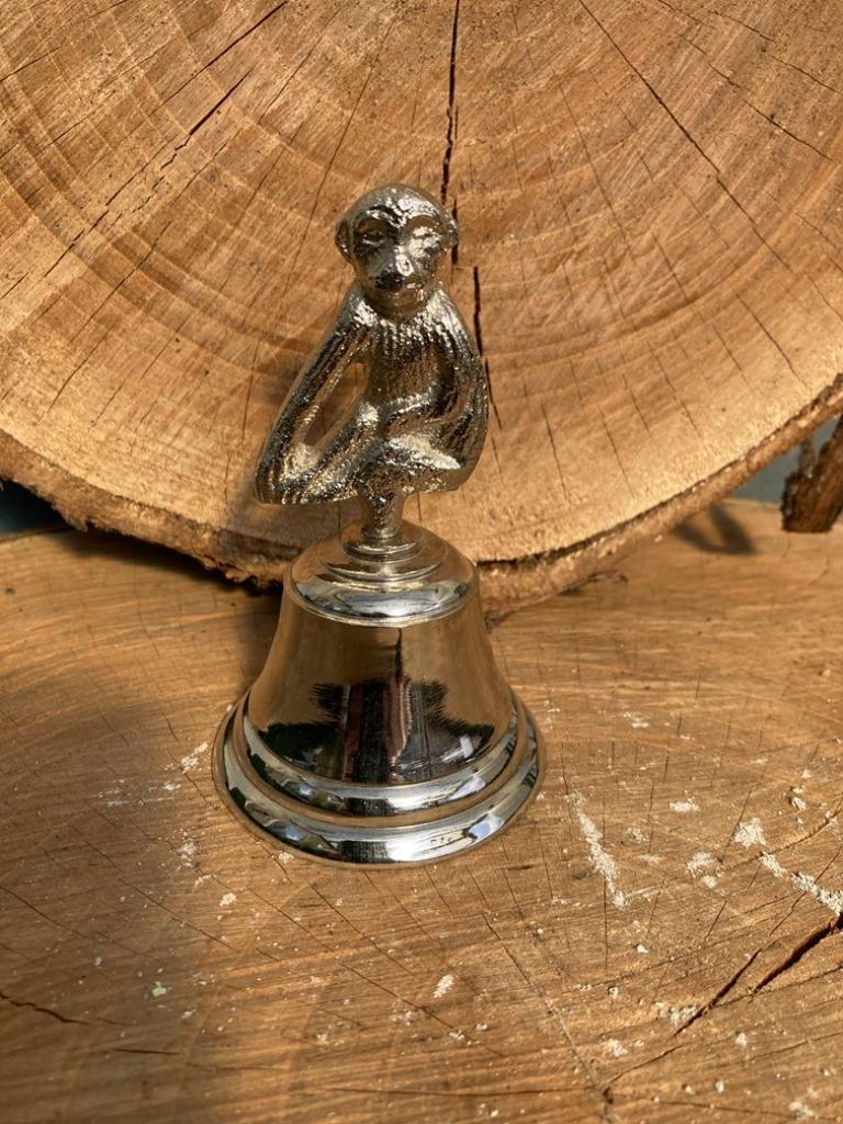 TAFELBEL ZILVER MET AAPJE NIEUW, Antiquités & Art, Curiosités & Brocante, Enlèvement ou Envoi