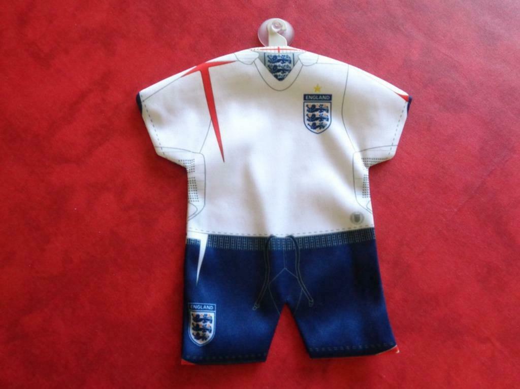 Fanion de voiture. Equipement de foot. Marque: "ENGLAND"., Enlèvement ou Envoi, Comme neuf
