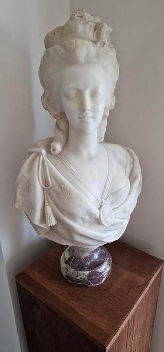 Wit marmeren beeld Marie-Antoinette., Antiek en Kunst, Ophalen