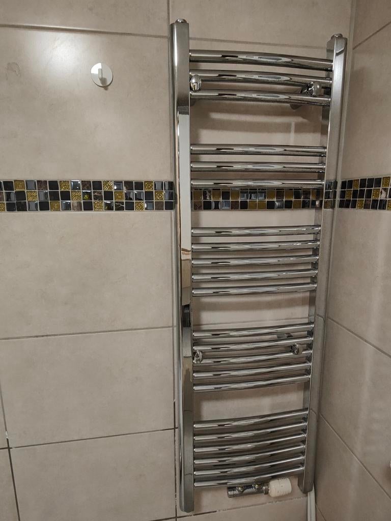 Handdoekradiator, Moins de 60 cm, Thermostat, Comme neuf, Enlèvement