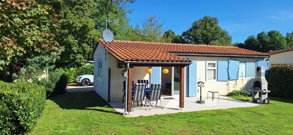 Vakantiehuis op Village Le Chat vanaf €495,- naast golfbaan., Vakantie, Vakantiehuizen | Frankrijk, 5 personen, In bos, 2 slaapkamers