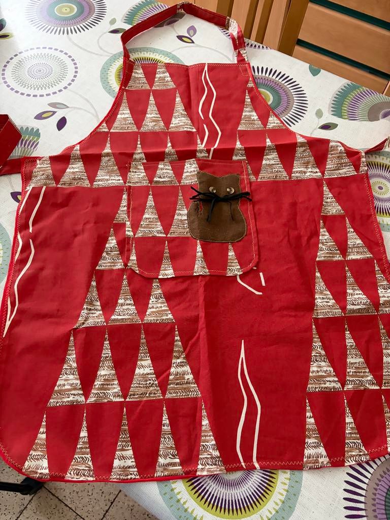 Handgemaakt kookschort - rood met kattenontwerp ️, Ophalen of Verzenden, Zo goed als nieuw, Rood, Schort