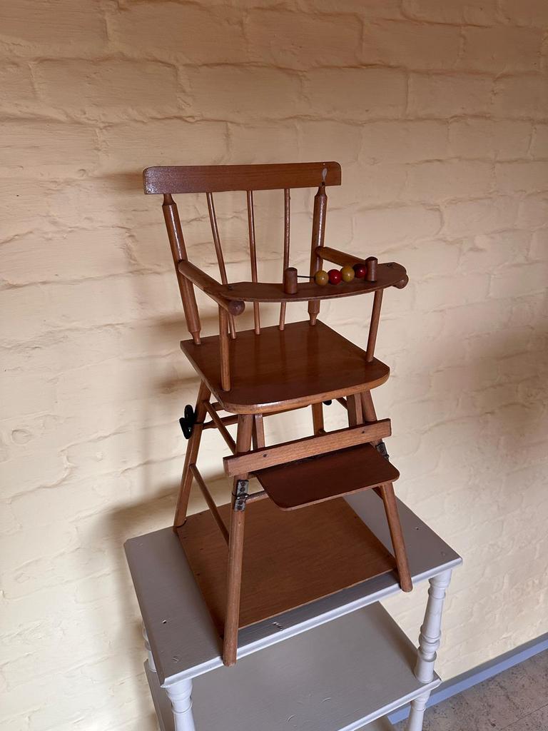 Poppenstoel in hout vintage, Ophalen, Zo goed als nieuw