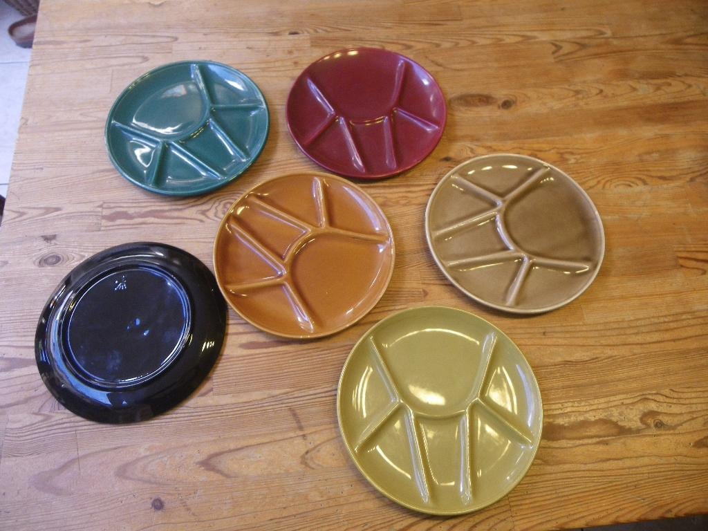 6 assiettes à fondue vintage, Assiettes(s), Comme neuf, Céramique, Enlèvement