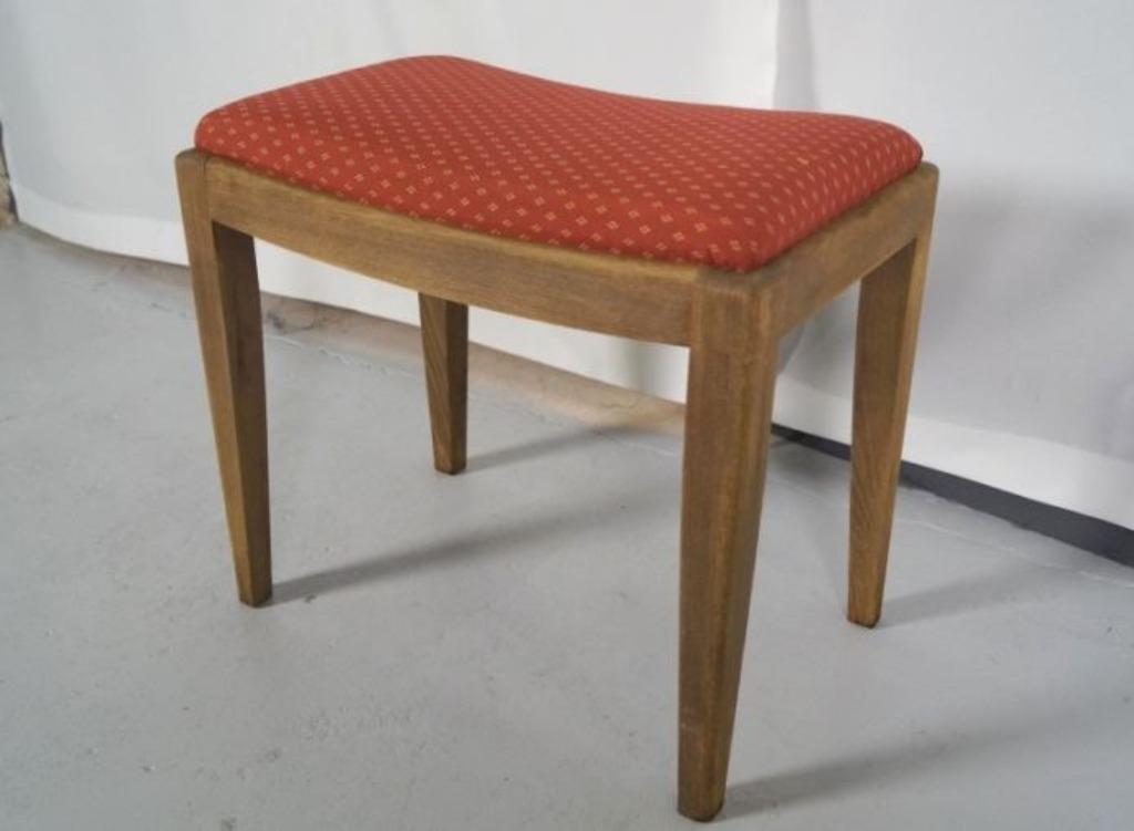 Ancien banc de piano/pied en chêne lessivé avec tissu L 55 P, Enlèvement