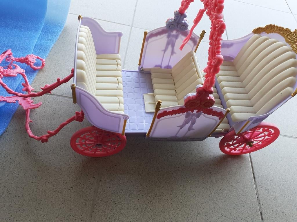 Barbie koets, Kinderen en Baby's, Ophalen of Verzenden, Zo goed als nieuw, Barbie