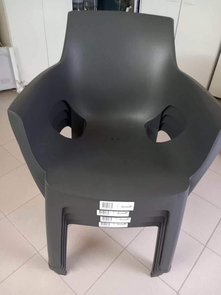 4 tuinstoelen, Ophalen, Zo goed als nieuw