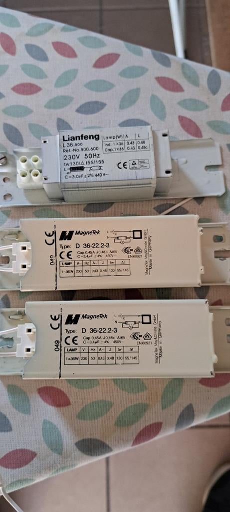 3 transformatoren Neonbuizen 10€, Ophalen
