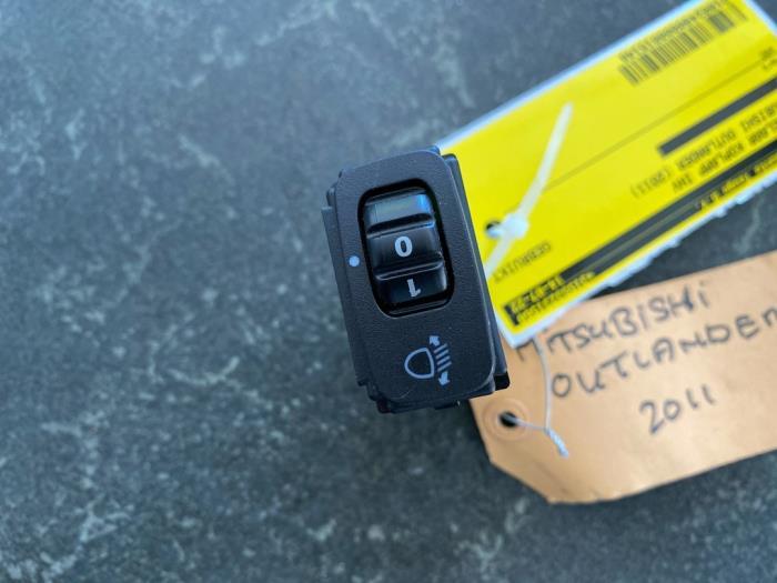 Commutateur phare hauteur réglable d'un Mitsubishi Outlande, Enlèvement ou Envoi, 3 mois de garantie, Utilisé, Mitsubishi