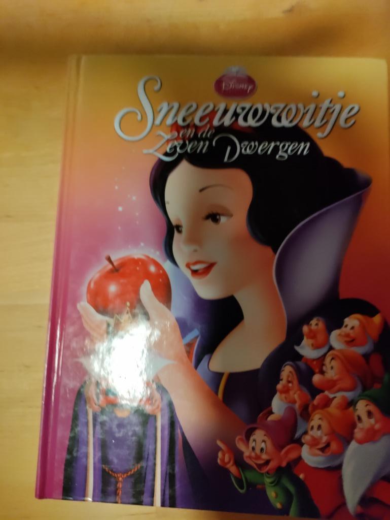 Sneeuwwitje en de zeven dwergen, Boeken, Ophalen of Verzenden, Gelezen, Disney