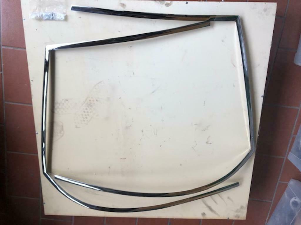 Moulure de pare-brise pour Maserati Ghibli S1, Enlèvement ou Envoi, Neuf, Maserati