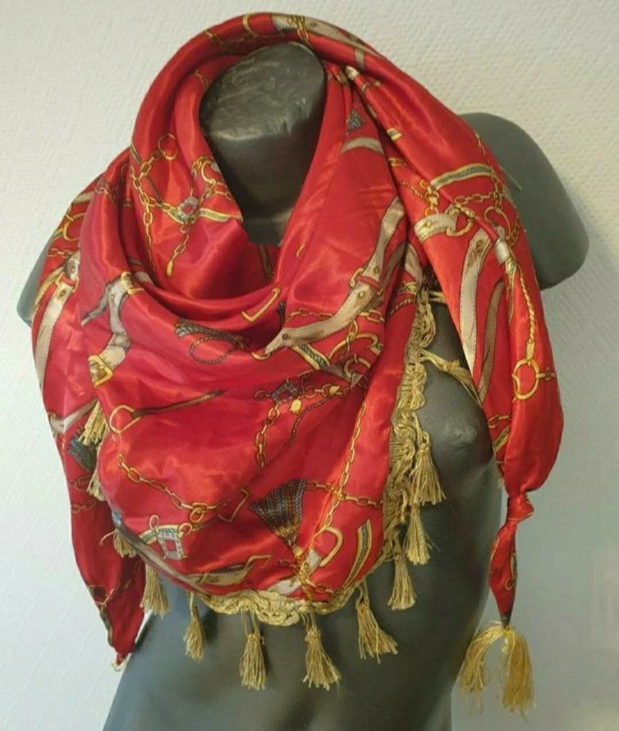 Sjaal / foulard met franjes, Kleding | Dames, Ophalen of Verzenden, Zo goed als nieuw, Sjaal