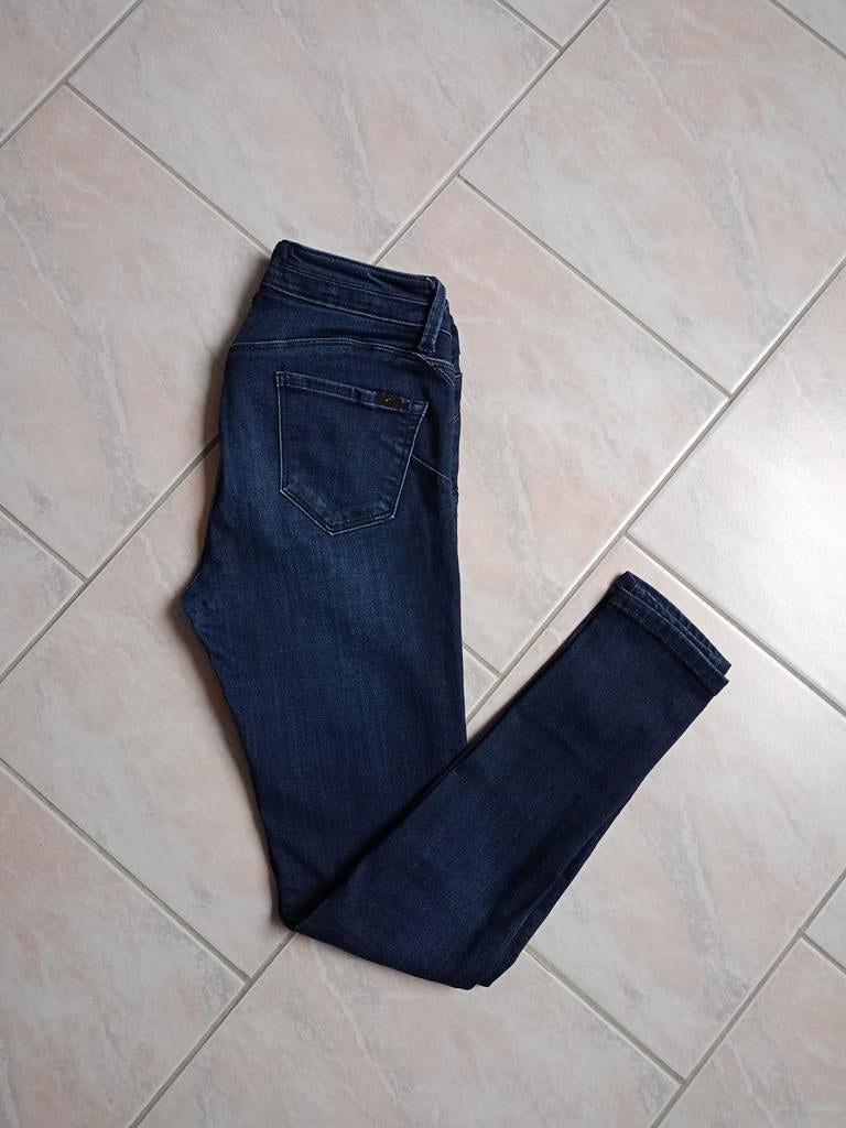 Push-upjeans, Zo goed als nieuw, W30 - W32 (confectie 38/40), Queen Hearts, Verzenden