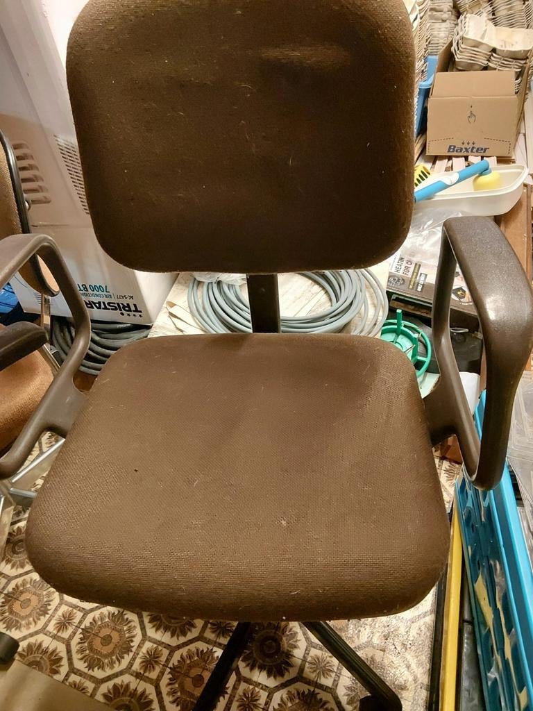2 bureaustoelen, Ophalen