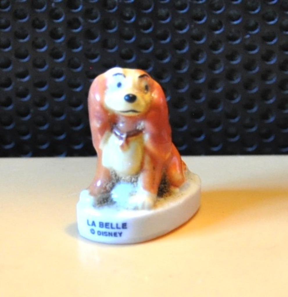 feve en porcelaine disney belle de la belle et le clochard, Collections, Enlèvement ou Envoi, Autres personnages, Comme neuf, Autres types
