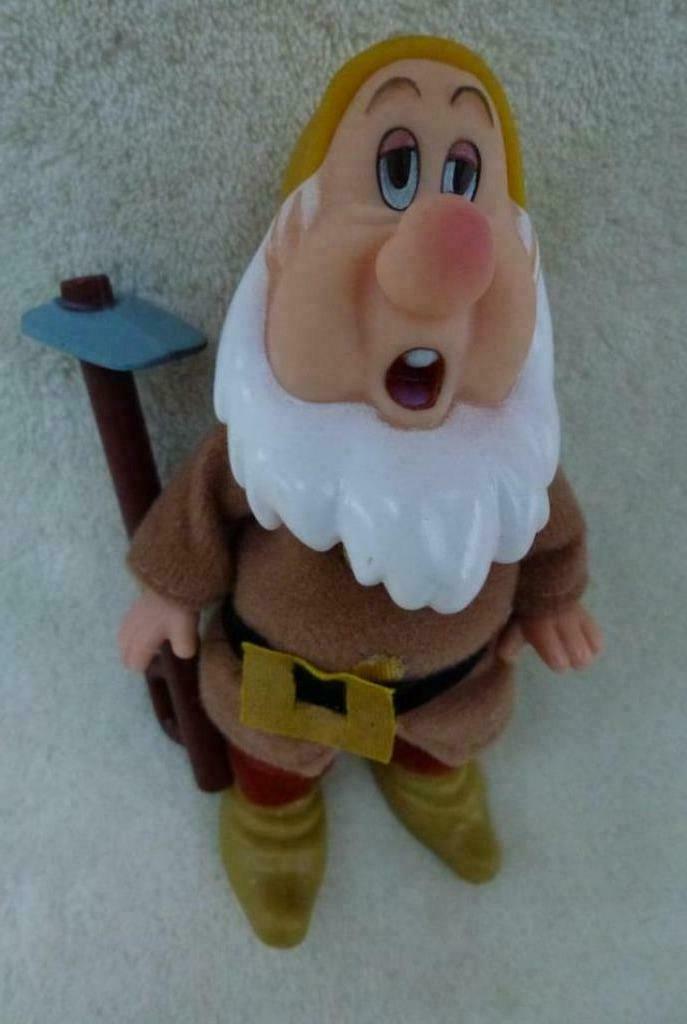 Sneezy figure 7 nains Disney, Enlèvement ou Envoi, Autres personnages, Comme neuf, Statue ou Figurine