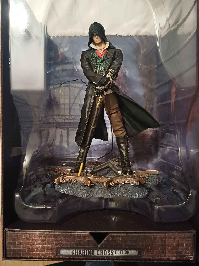 Assassin's Creed Charing Cross Edition statue + box, Enlèvement ou Envoi, Utilisé, Film, Figurine ou Poupée