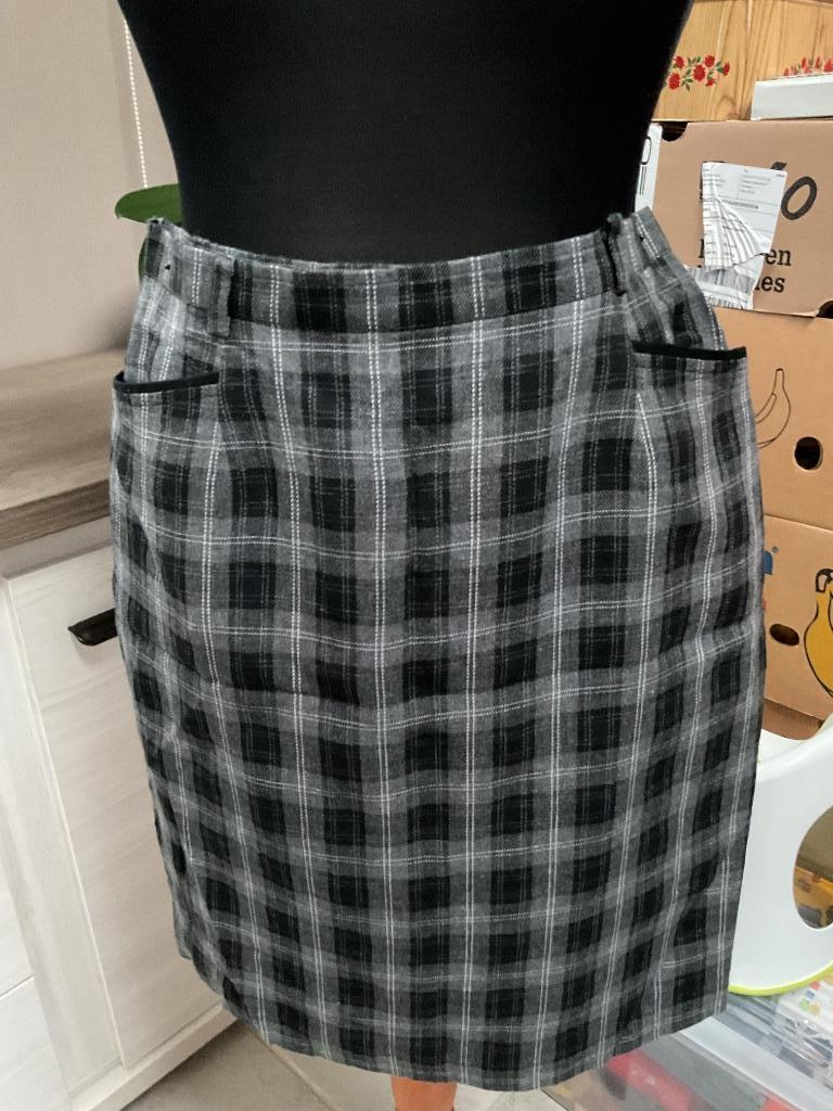 Geruite rok Maat 42, Kleding | Dames, Ophalen of Verzenden, Gedragen, Maat 42/44 (L), Knielengte