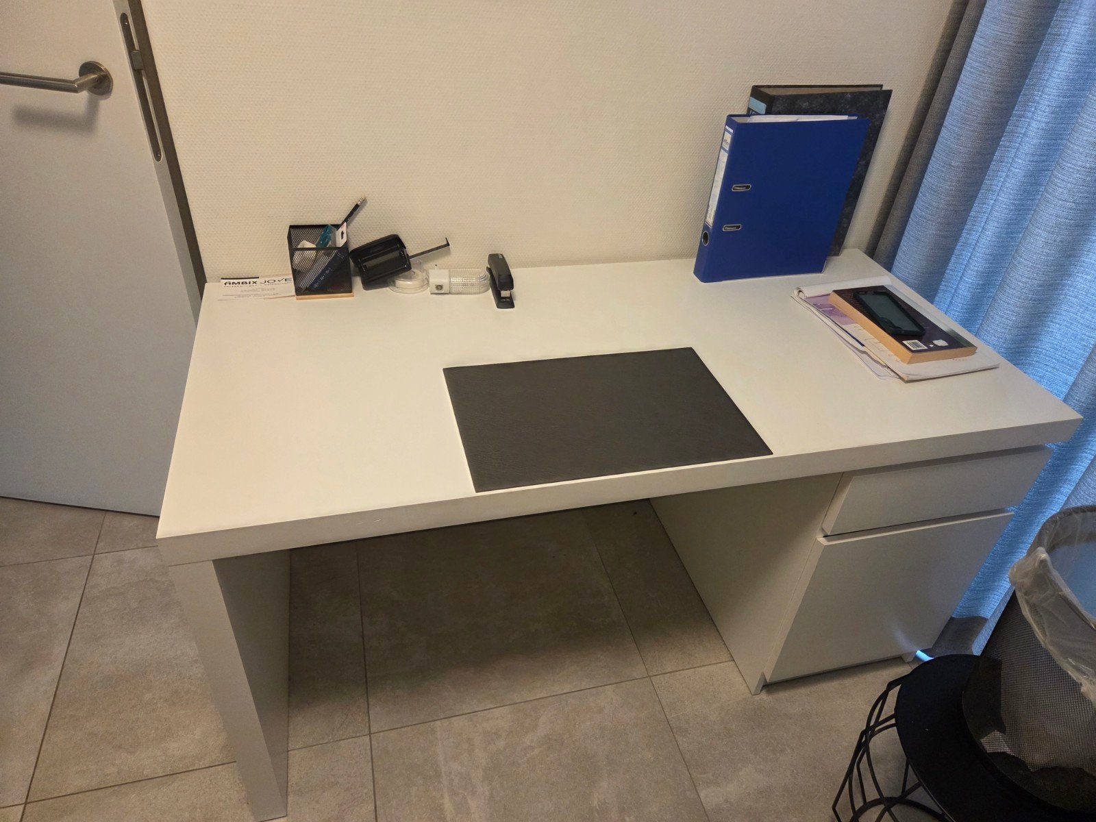 bureau inclusief stoel, Huis en Inrichting, Bureaus, Ophalen