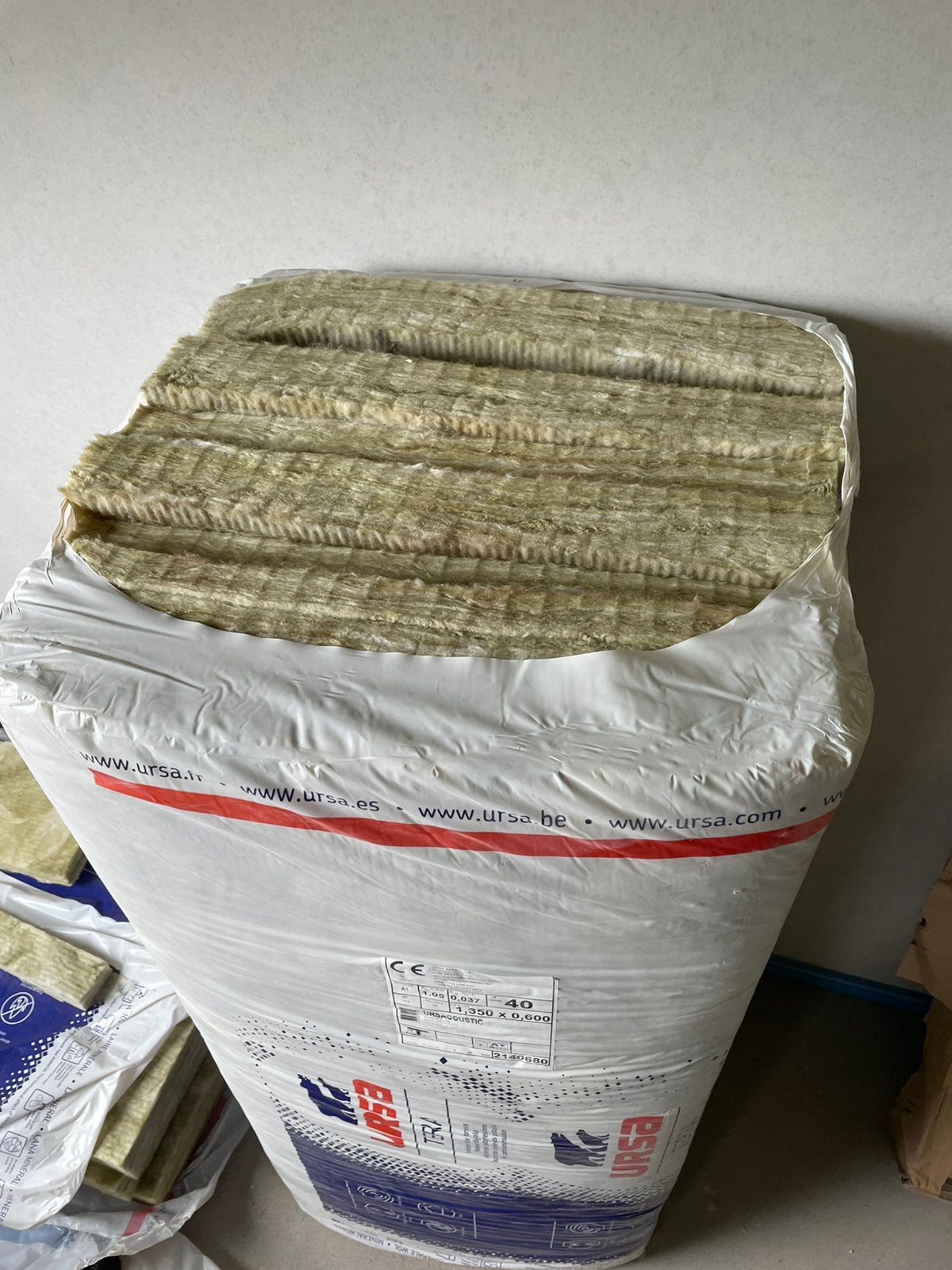 Geluid isolatie voor tussen gyproc (gipsplaten) wanden, 4 tot 8 cm, 10 tot 15 m², Nieuw, Steenwol