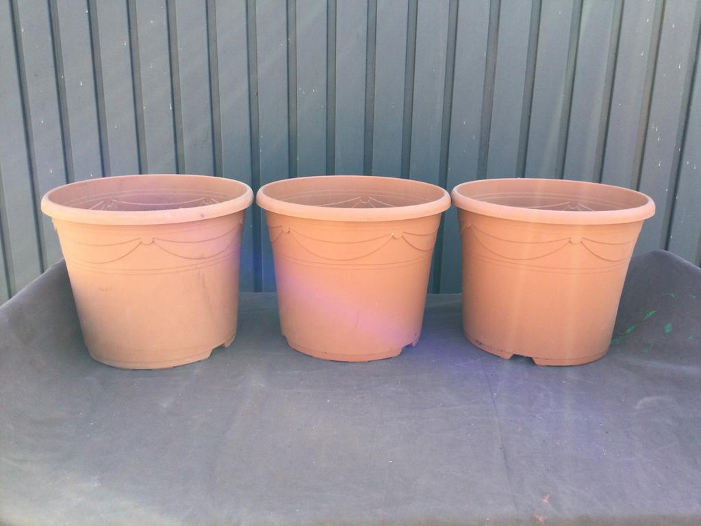 3 bloempotten kunststof - Diameter 28 cm Hoogte 23,50 cm, Tuin en Terras, Ophalen of Verzenden, Zo goed als nieuw, Rond