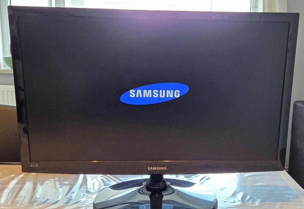 Samsung 27 inch LED TV - Werkt perfect + afstandsbediening, Ophalen, LED, Zo goed als nieuw, Samsung