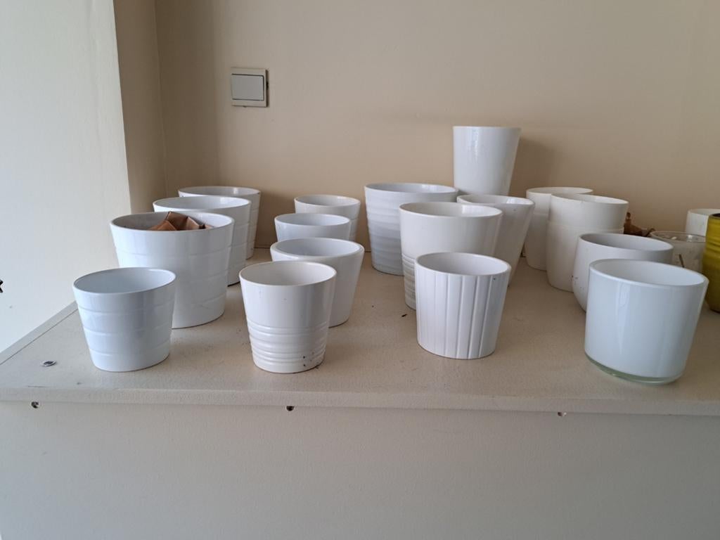 20 magnifiques pots de fleurs blancs en parfait état, Enlèvement