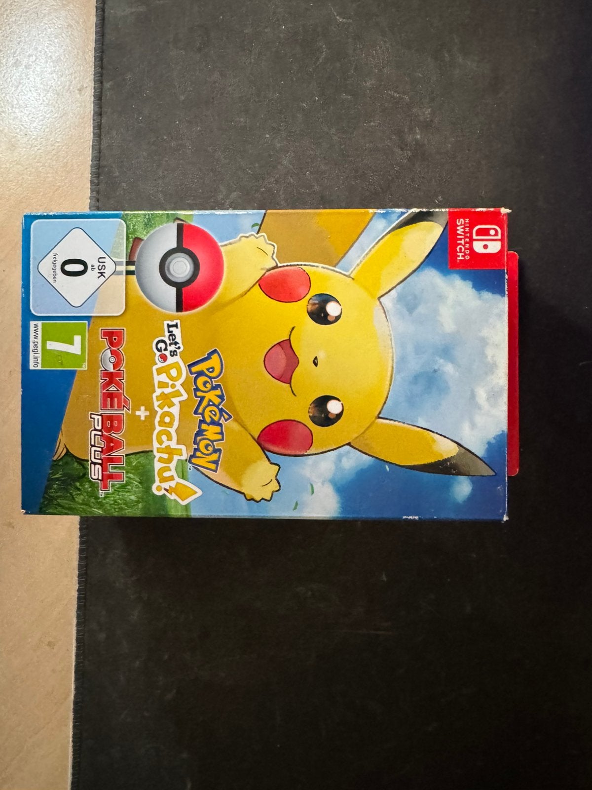 Pokemon lets go pikachu pokeball CIB, Enlèvement ou Envoi, Neuf