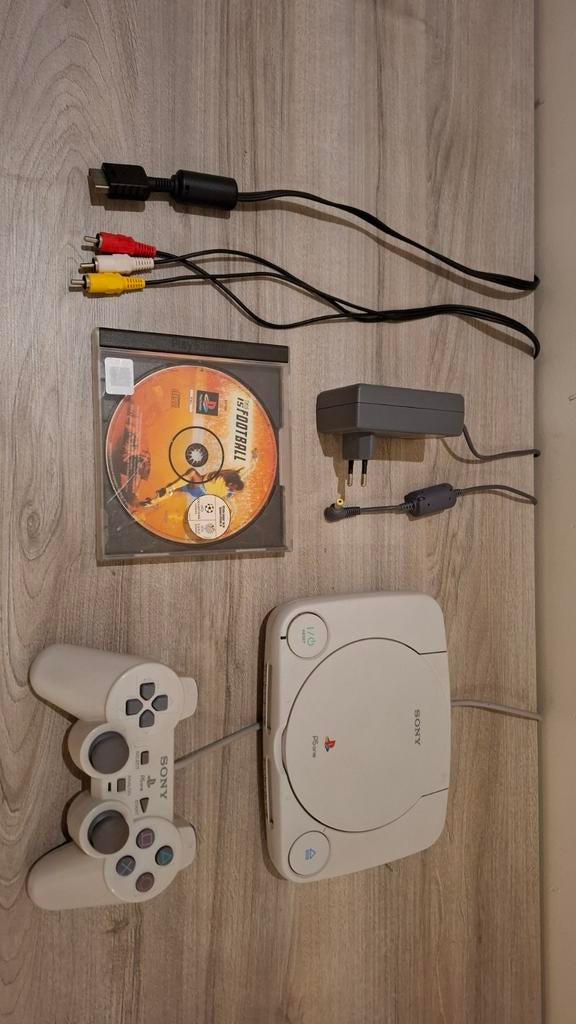 Ps One in goede staat met originele controller en een game, Games en Spelcomputers, Ophalen of Verzenden