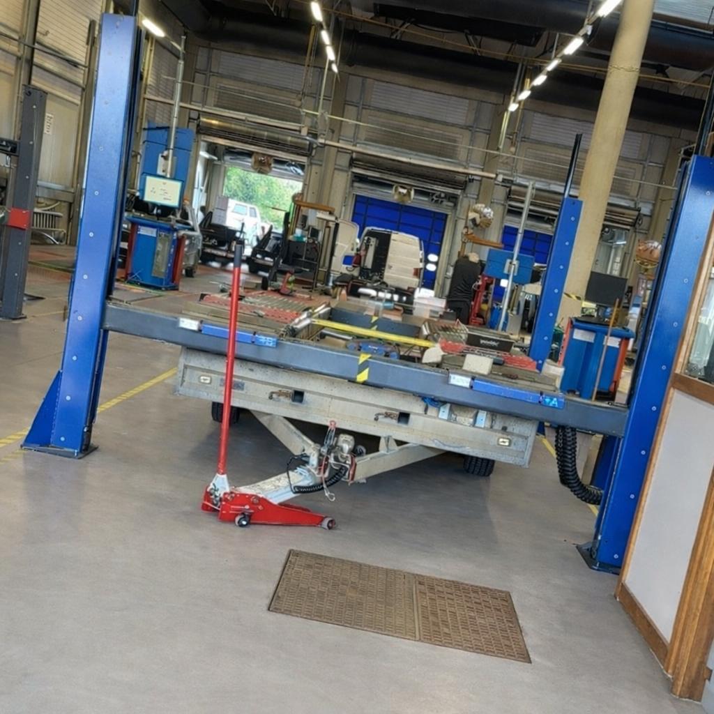 Pont élévateur MAHA Équipement de contrôle technique, Enlèvement, Utilisé