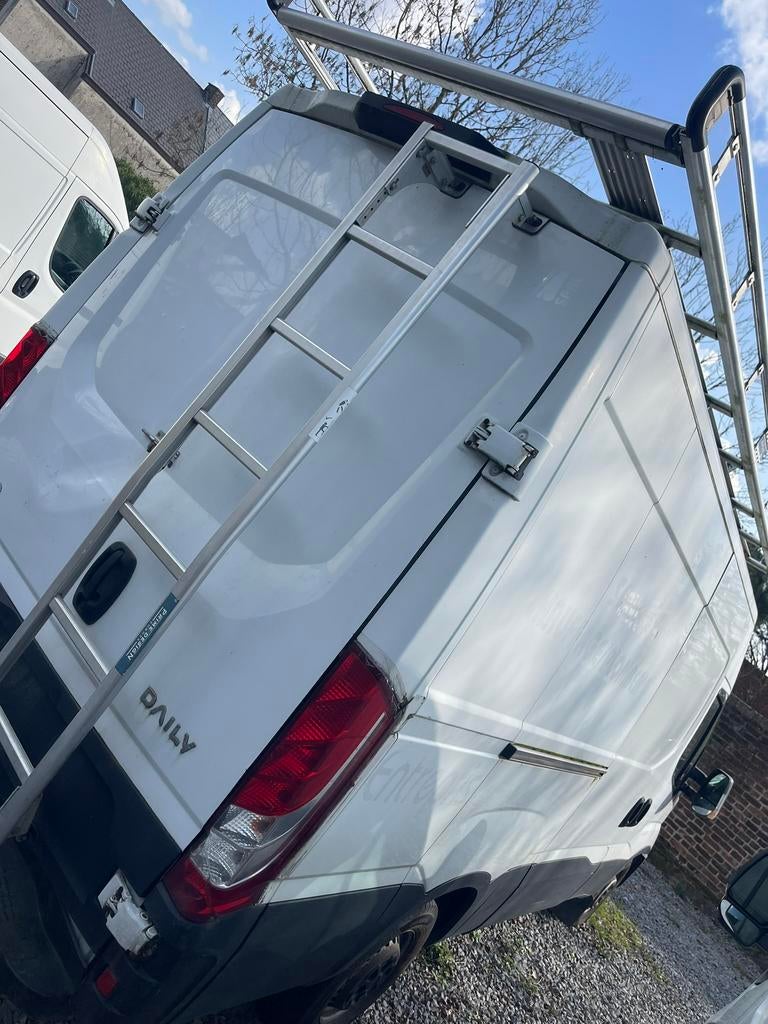 Iveco Daily 2.3d//2014//204.000km//Airco//, Euro 5, Stof, Zwart, Iveco