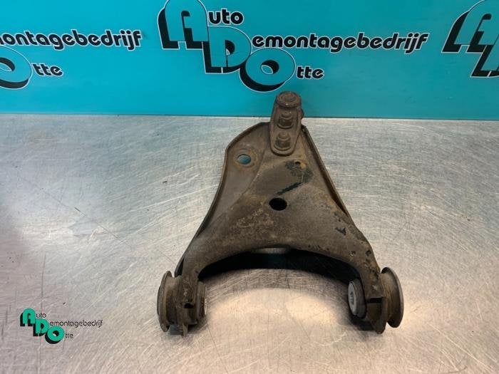 Bras de suspension avant droit d'un Renault Twingo (Twingo 0, Renault, -, 3 mois de garantie, Utilisé