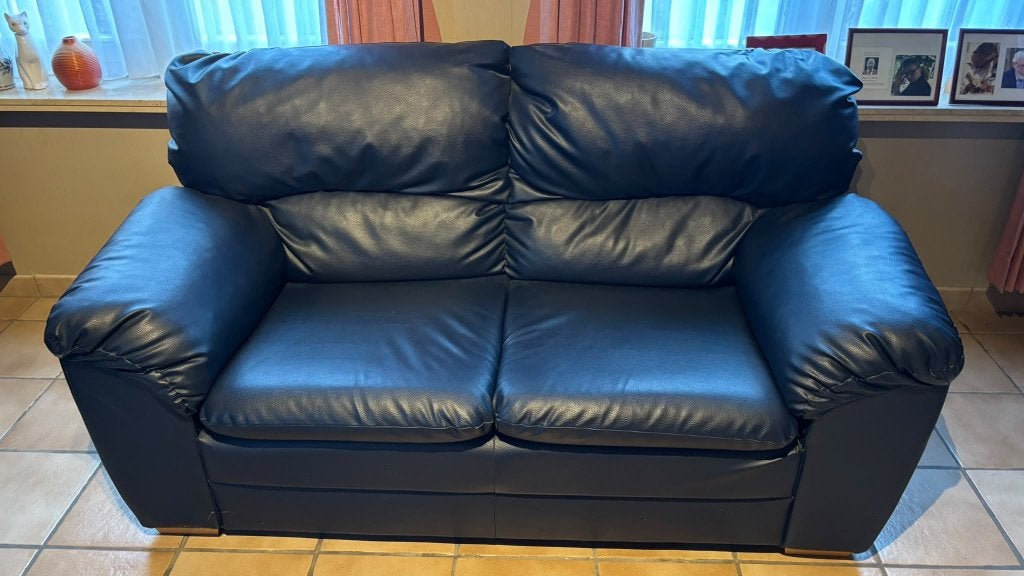 Comfortabele 2-zits lederen salonzetel in blauw leder, Enlèvement, Utilisé, Cuir, Comfortabel en modern