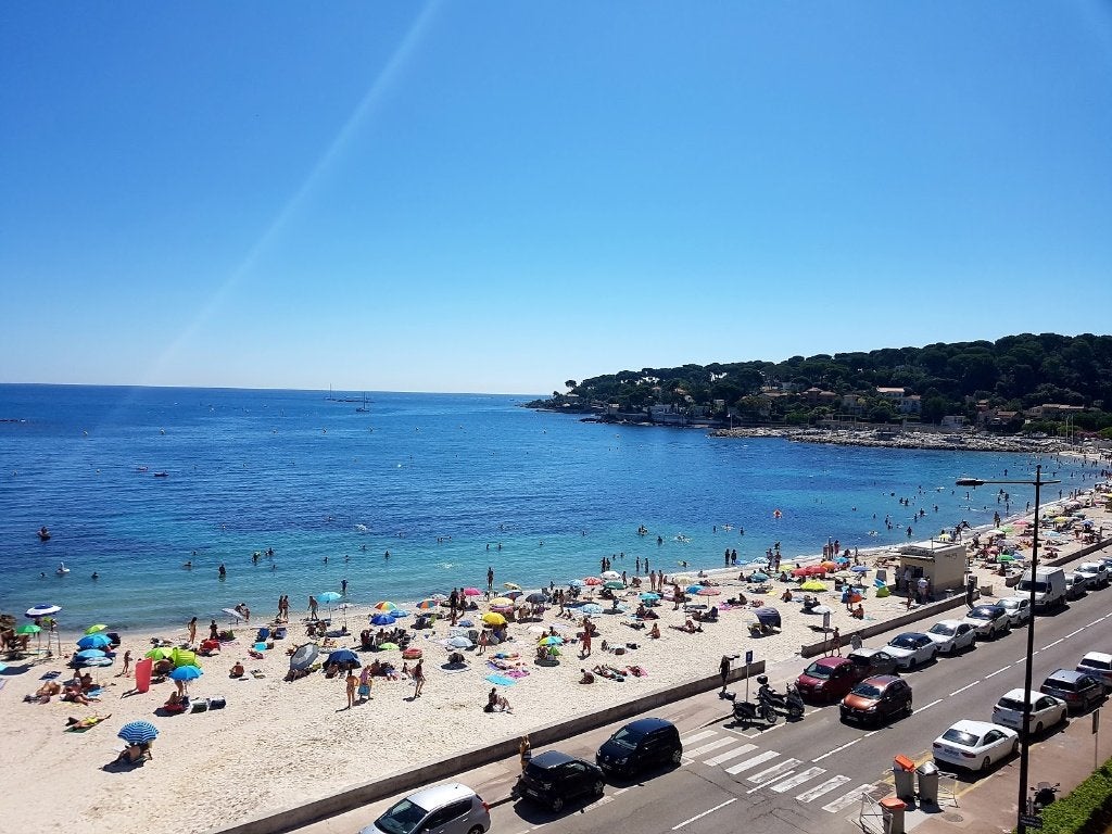 Antibes studio face à la plage avec piscine, Propriétaire, Ville, Lave-vaisselle, Provence et Côte d'Azur