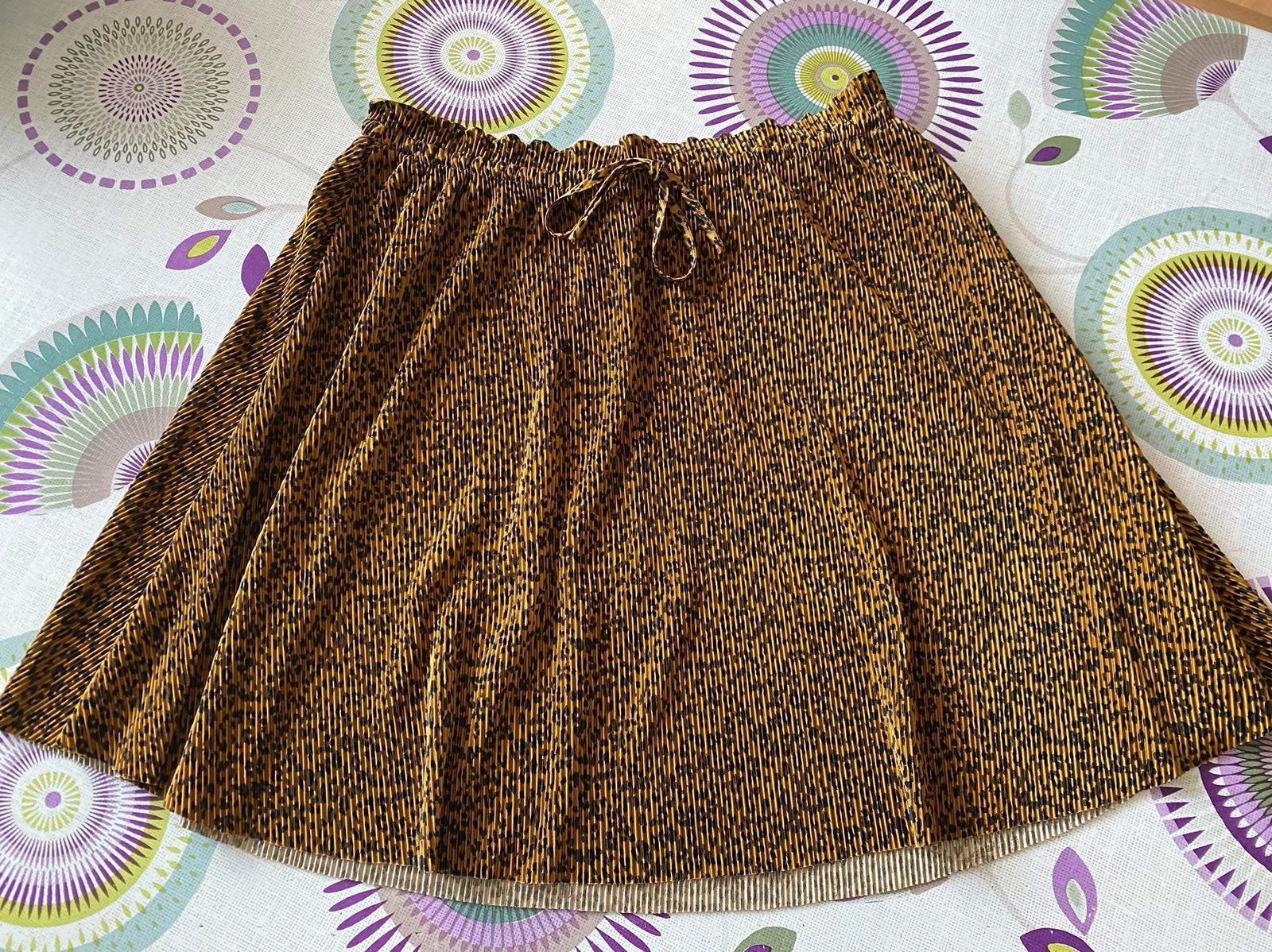Jupe courte plissée Pimkie micro-léopard M/L, Vêtements | Femmes, Jupes, Enlèvement ou Envoi, Comme neuf