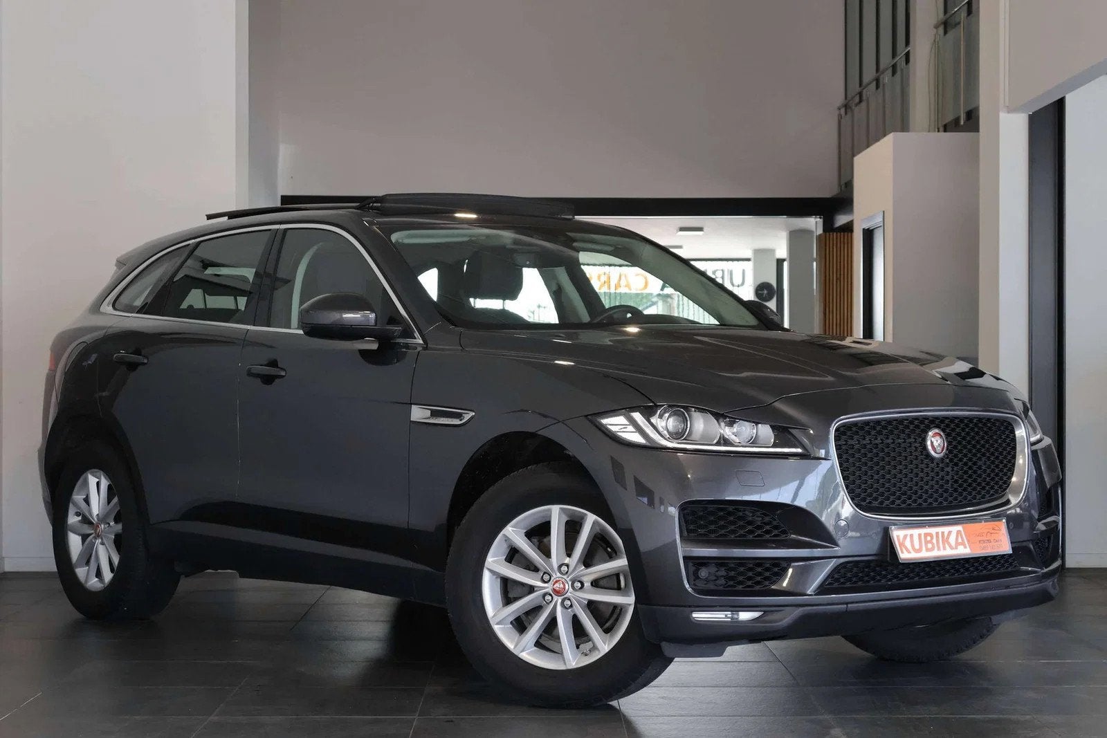 Jaguar F-Pace 2.0 T AWD Carplay Pano Leder Trekhaak Garantie, Auto's, Jaguar, Automaat, 1869 kg, Gebruikt, 4 cilinders