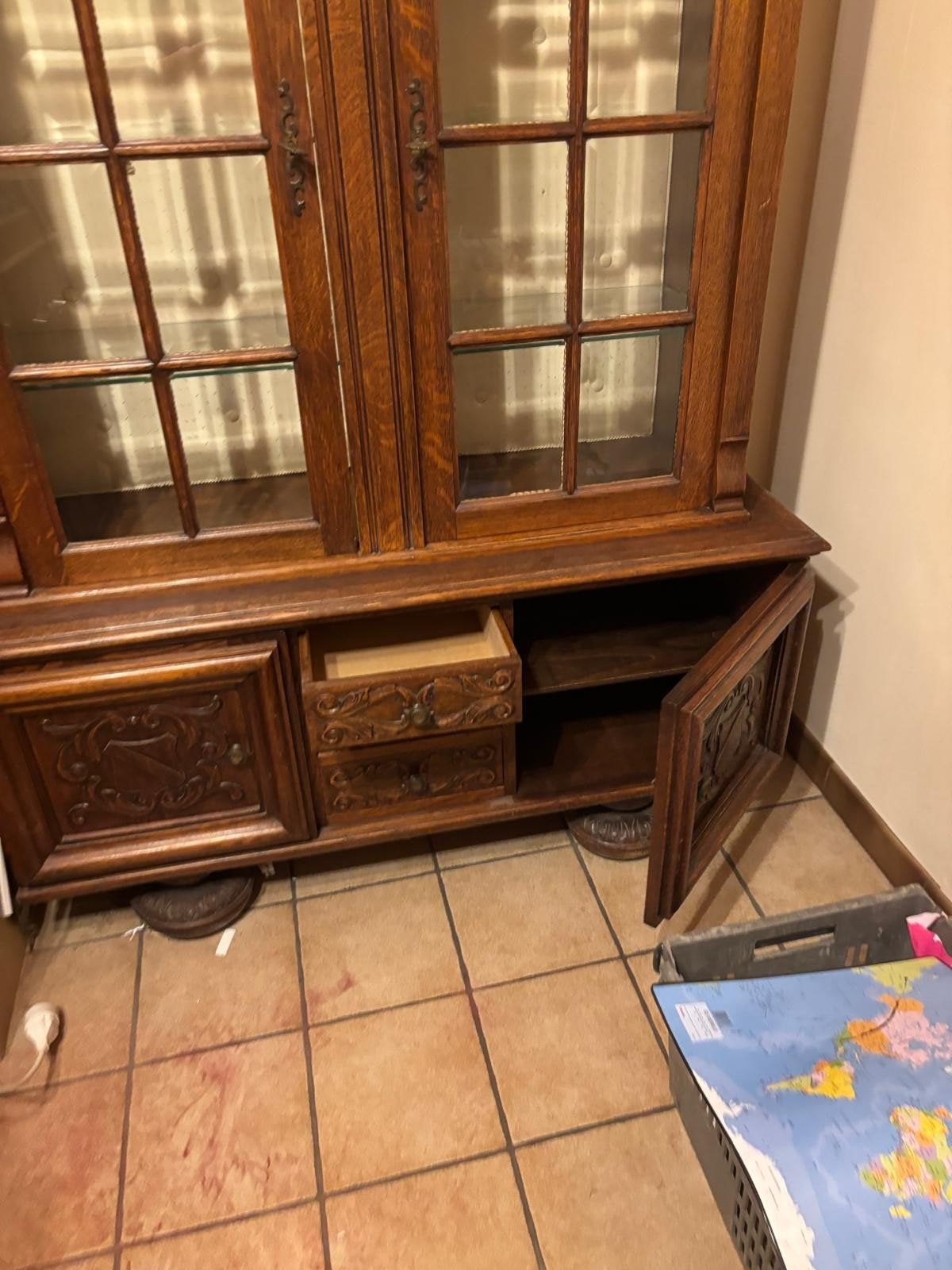 Antieke donkere kast met glas, Huis en Inrichting, Ophalen, Gebruikt
