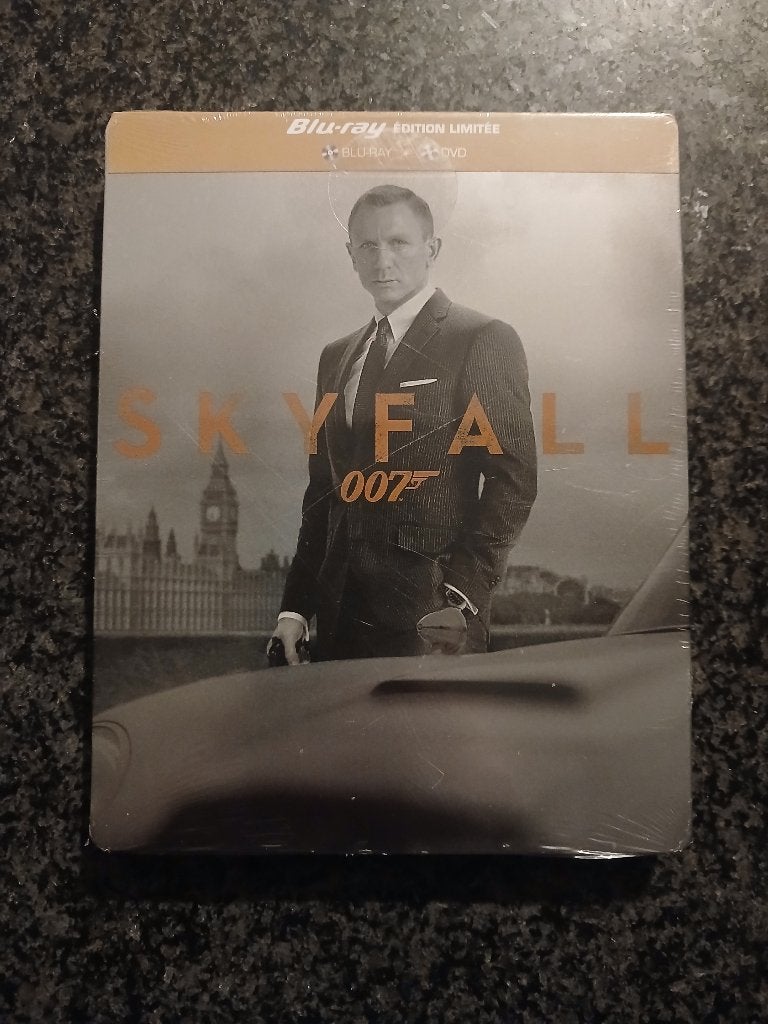 SKYFALL STEELBOOK, Cd's en Dvd's, Inclusief extra's, Ophalen of Verzenden, Engels, Blu-ray