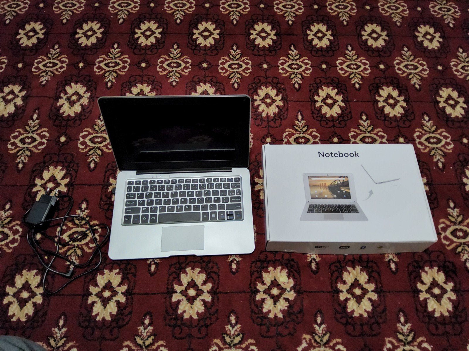 Android laptop met doos en accessoires.
75 euro vaste prijs, Computers en Software, Apple Macbooks, Ophalen of Verzenden