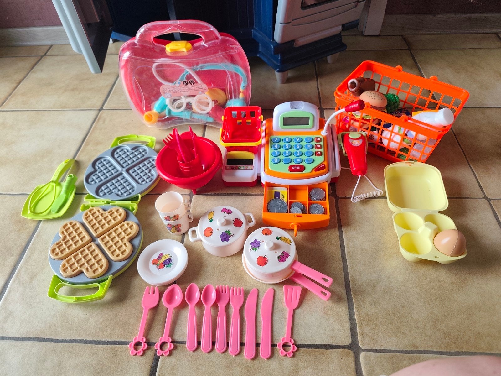 Cuisine à jouets Little Tikes décente en très bon état, Enfants & Bébés, Enlèvement