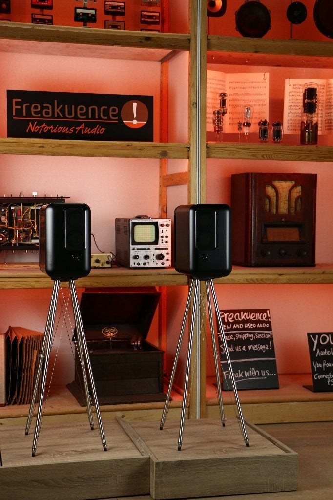 Q Acoustics  Q Active 200 TRADE.INRUIL Active*  + stands*, Audio, Tv en Foto, Afstandsbediening, Ophalen of Verzenden, Zo goed als nieuw