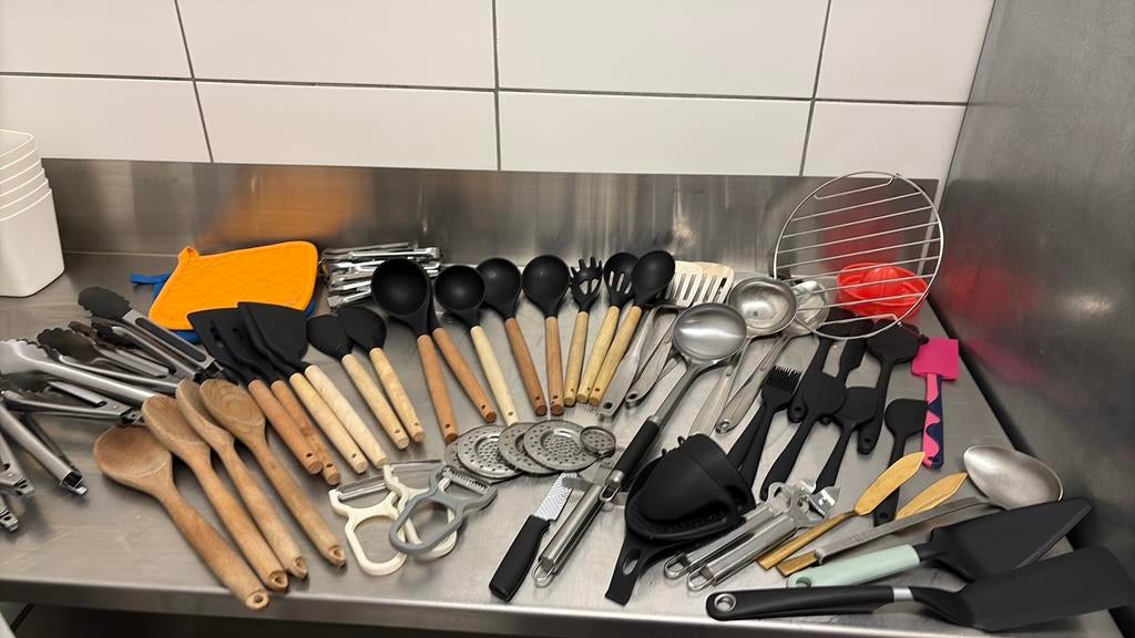 Keukengrief meer dan 80 stuks, Ophalen, Zo goed als nieuw