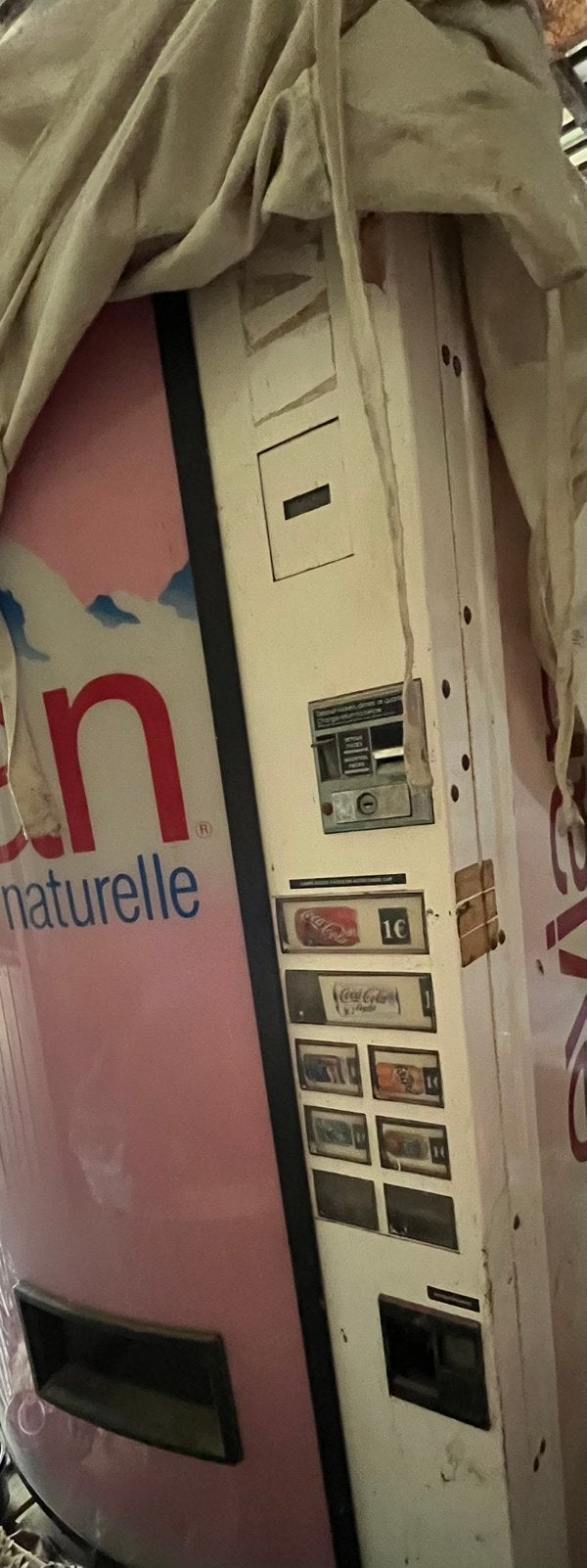 Disdistributeur automatique de boissons SandenVendo V407, Ophalen