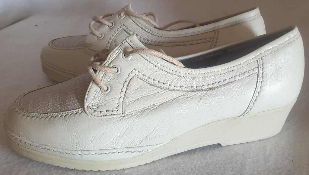 Lady-extra veterschoen maat 37,5, Kleding | Dames, Wit, Nieuw, Wandelschoenen, Ophalen of Verzenden