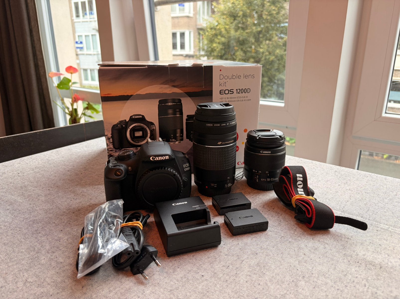 Ideale starterspakket - Canon EOS1200D met 2 lenzen, Ophalen of Verzenden, Oplader, Spiegelreflex, Canon