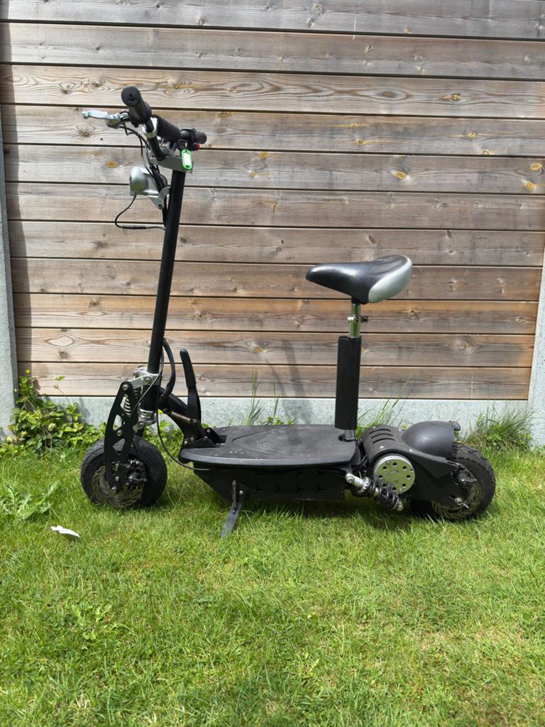 Trendiamo e-step met zadel (batterij defect), Fietsen en Brommers, Steps, Ophalen, Zo goed als nieuw