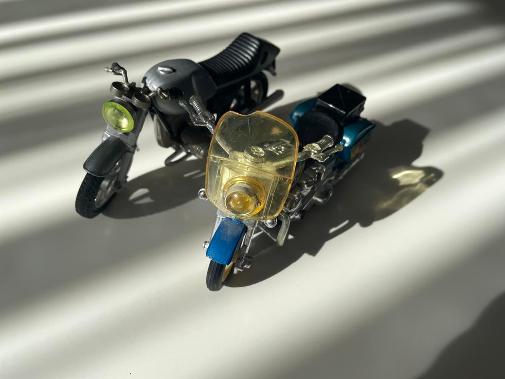 2x Model moto’s - BMW, Hobby en Vrije tijd, Ophalen, Gebruikt